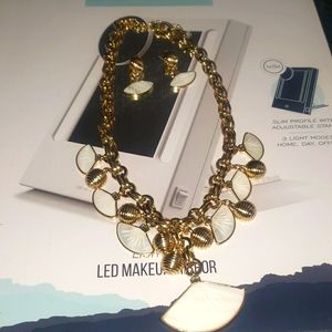 Necklace set